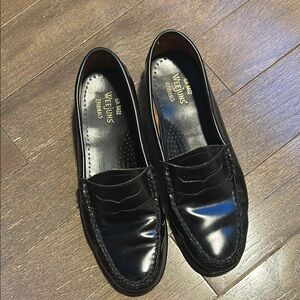 G.H Bass Weejuns originals Whitney black patent loafers